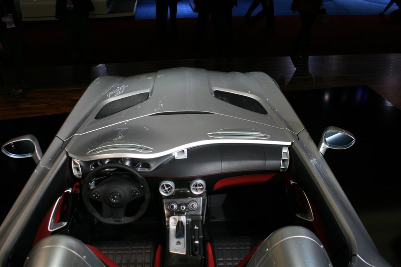 Illustration for article titled 2009 Mercedes McLaren SLR Stirling Moss: $1.01 Million McLaren Madness